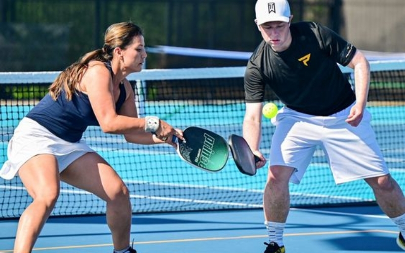 Chiến thuật hóa giải những pha đập bóng uy lực từ phía cuối sân trong pickleball