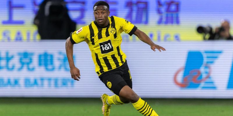 Youssoufa Moukoko có nền tảng sự nghiệp thăng tiến nhanh