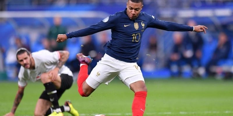 Cầu Thủ Ghi Bàn Từ Ngoài Vòng Cấm Và Giá Trị Chiến Thuật