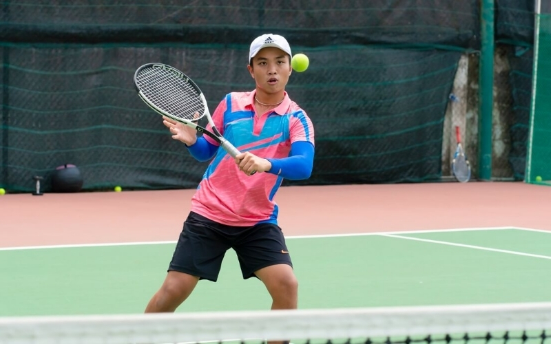 Cách phong độ của vận động viên thay đổi theo từng loại sân