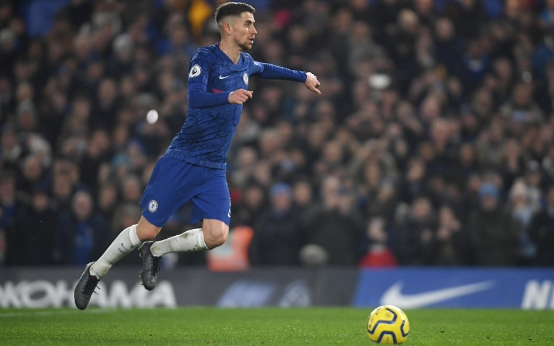 Giải mã động tác nhảy chân sáo của cầu thủ khi thực hiện Penalty.