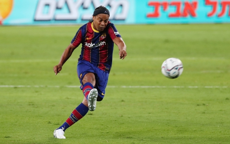 Sức hút từ những pha bóng ngẫu hứng đậm chất nghệ sĩ của ngôi sao Ronaldinho