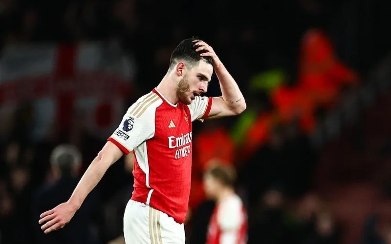 Arsenal sảy chân đáng tiếc, lỡ cơ hội chiếm ngôi đầu