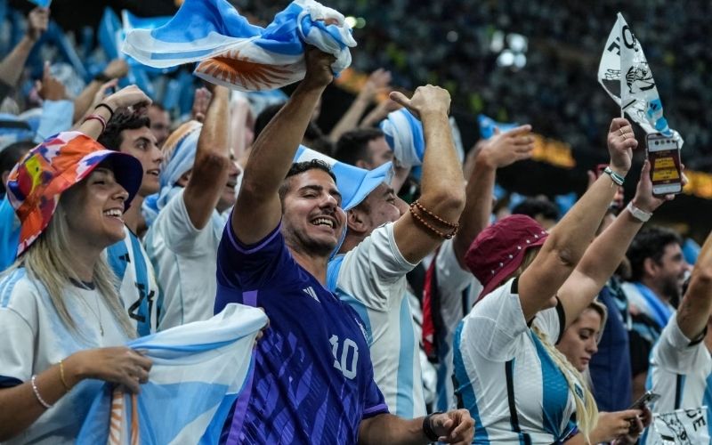 Theo dõi trực tiếp hành trình diễu hành mừng công của nhà vua World Cup 2026