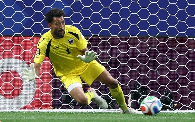 Thủ thành tuyển Tây Ban Nha cản phá thành công hàng loạt cú sút World Cup 2026