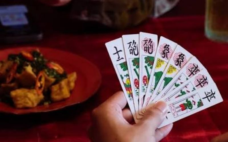 Tư Duy Chiến Lược Qua Các Trò Chơi Bài Truyền Thống Việt