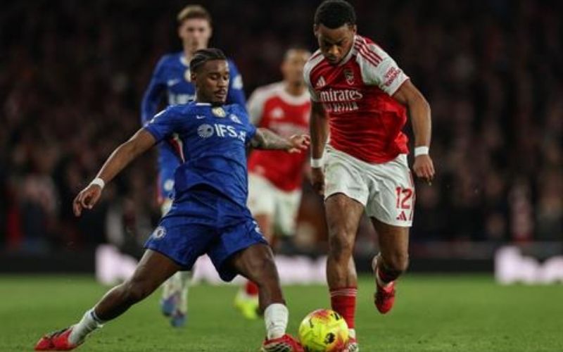 False Full-back Hậu vệ biên bó vào giữa thay đổi cuộc chơi