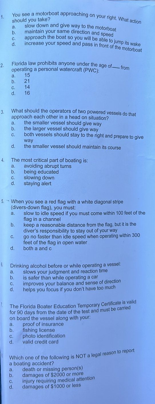 Diagram showing right-of-way rule when a motorboat approaches on your starboard side